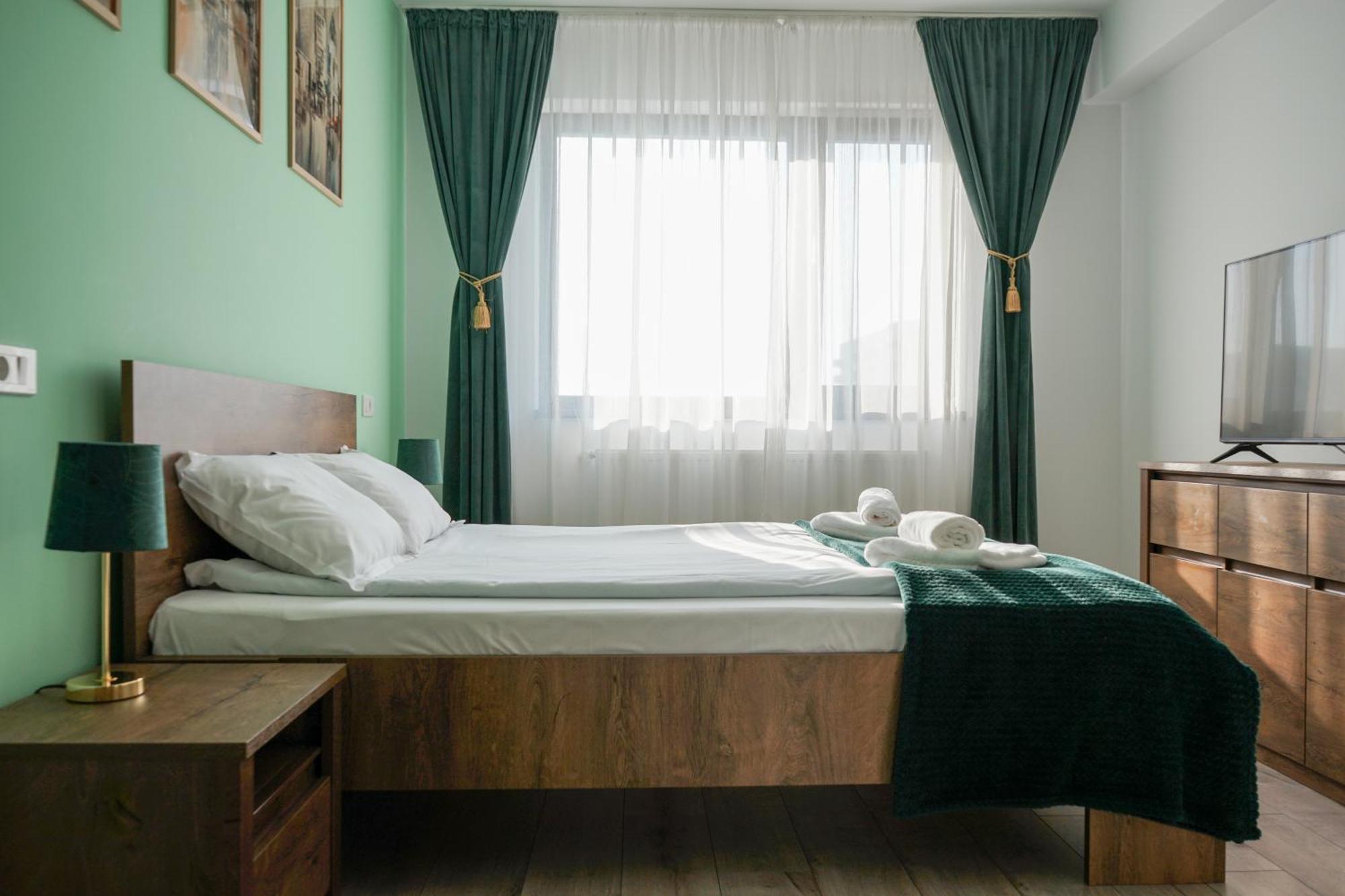 Mirandis Apartments - Comfort & Private Parking Near Coresi Mall Braşov Buitenkant foto