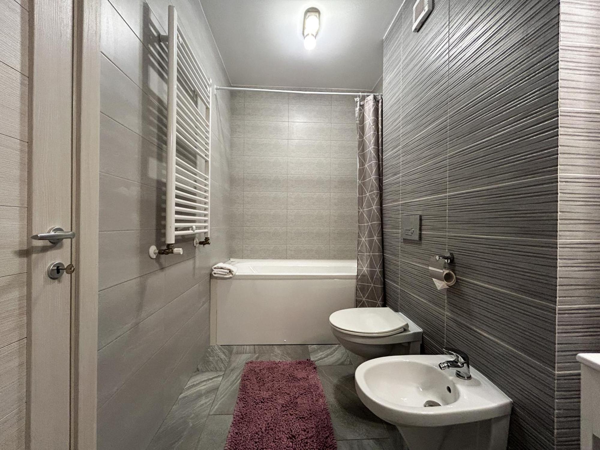 Mirandis Apartments - Comfort & Private Parking Near Coresi Mall Braşov Buitenkant foto