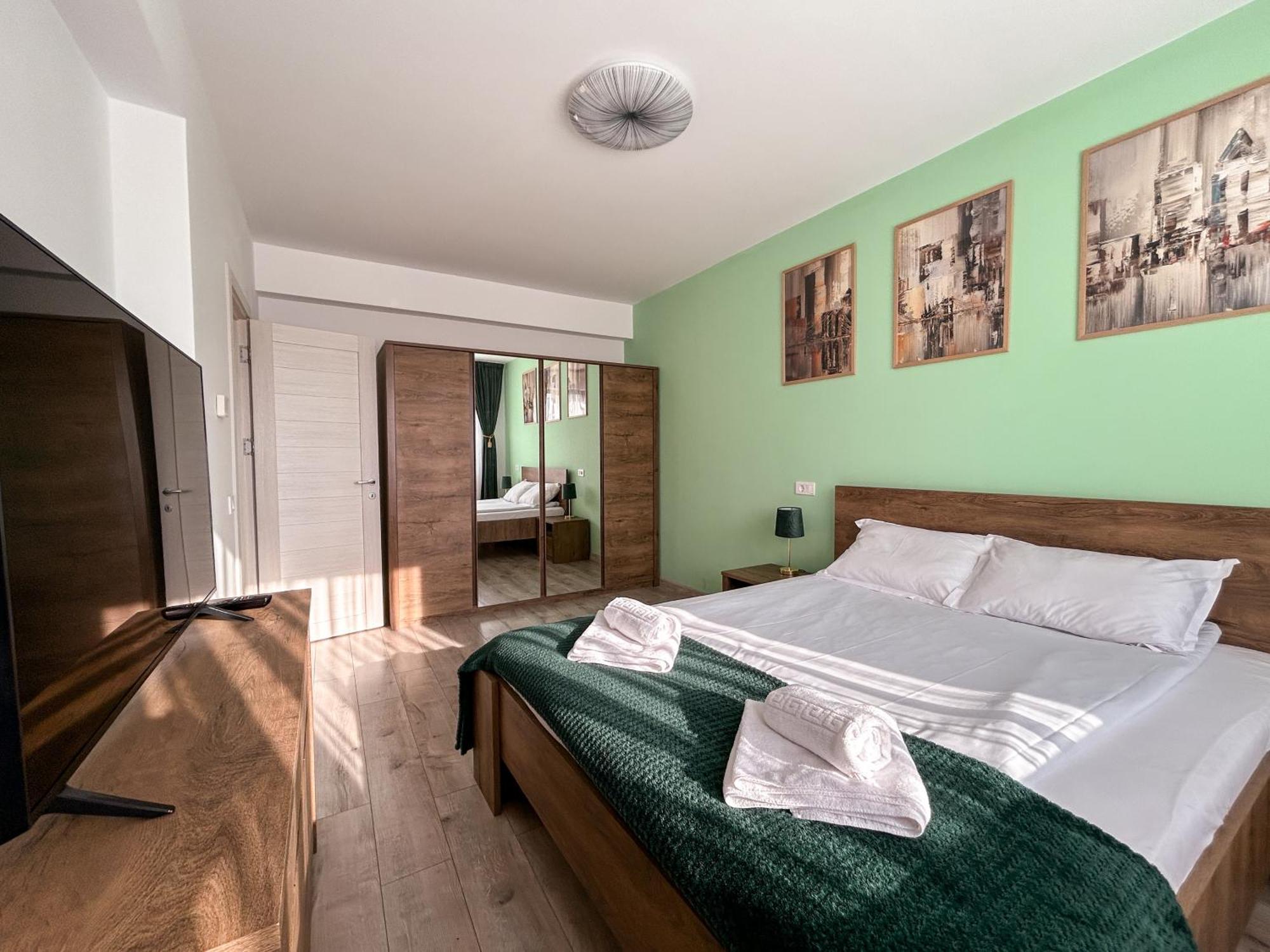 Mirandis Apartments - Comfort & Private Parking Near Coresi Mall Braşov Buitenkant foto