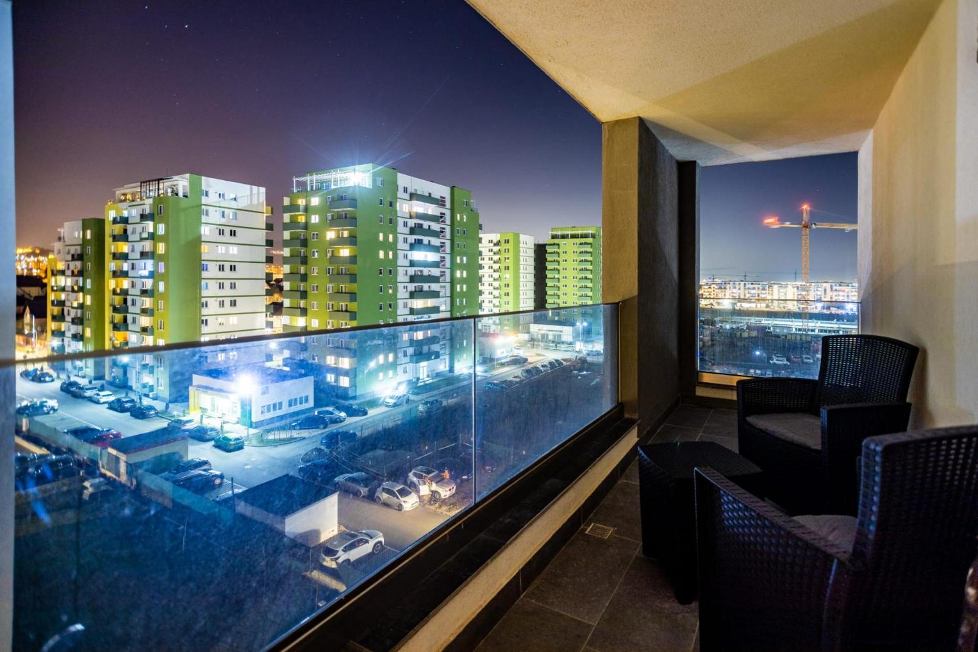 Mirandis Apartments - Comfort & Private Parking Near Coresi Mall Braşov Buitenkant foto