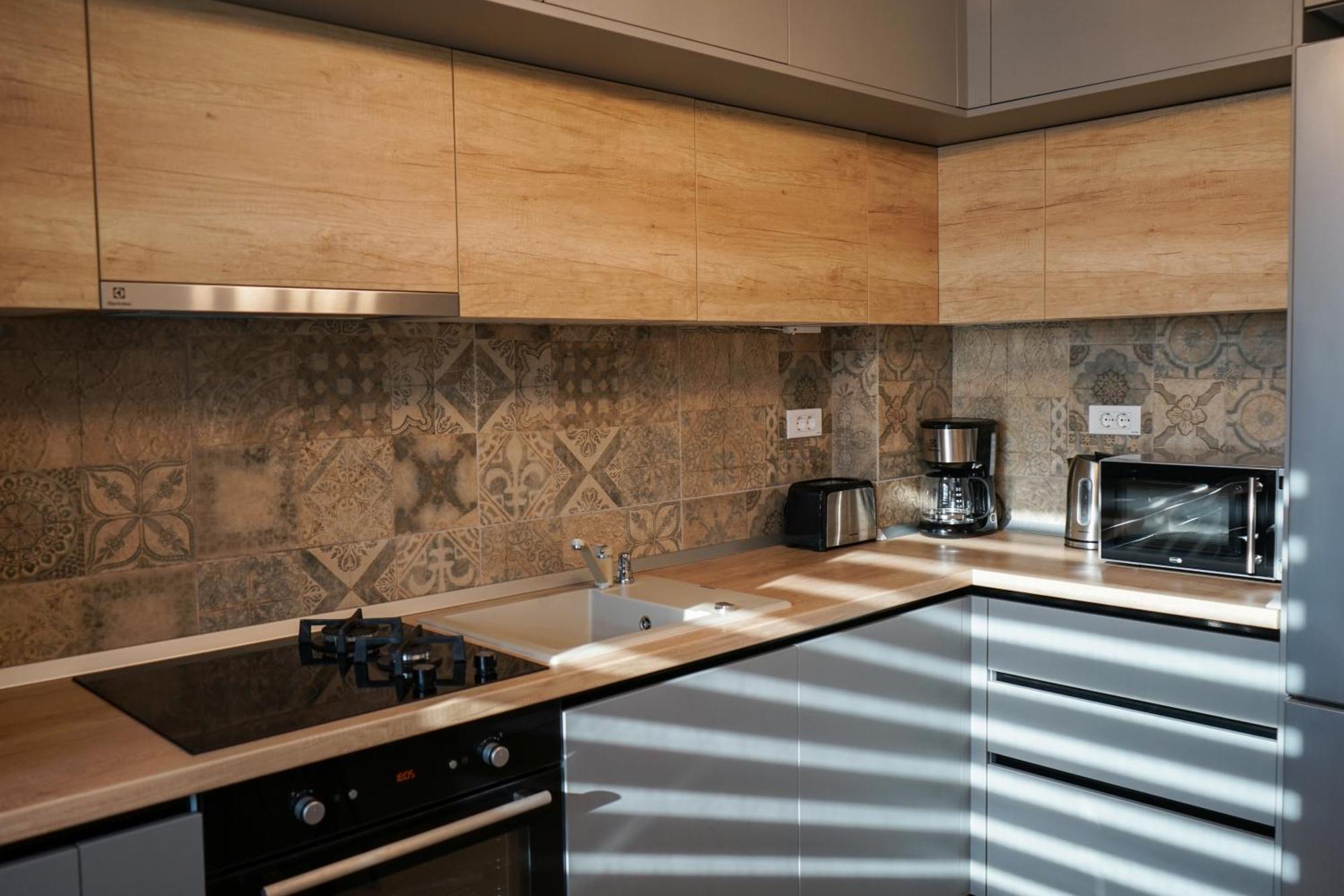 Mirandis Apartments - Comfort & Private Parking Near Coresi Mall Braşov Buitenkant foto
