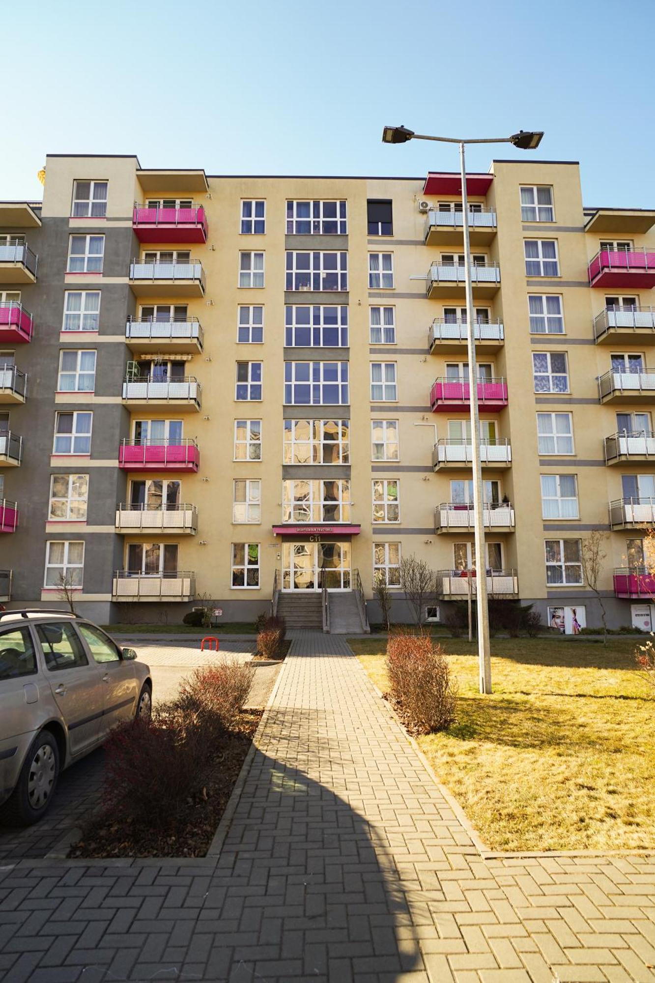Mirandis Apartments - Comfort & Private Parking Near Coresi Mall Braşov Buitenkant foto