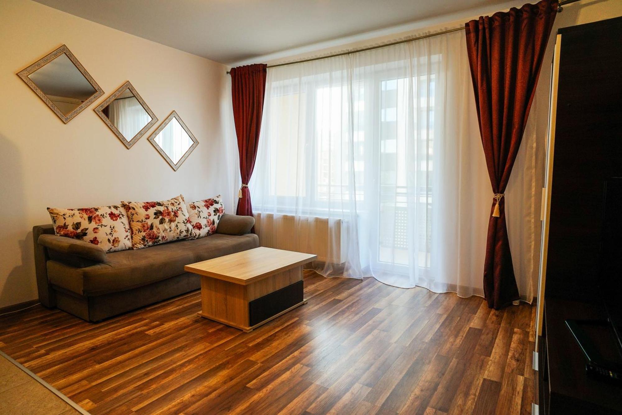 Mirandis Apartments - Comfort & Private Parking Near Coresi Mall Braşov Buitenkant foto