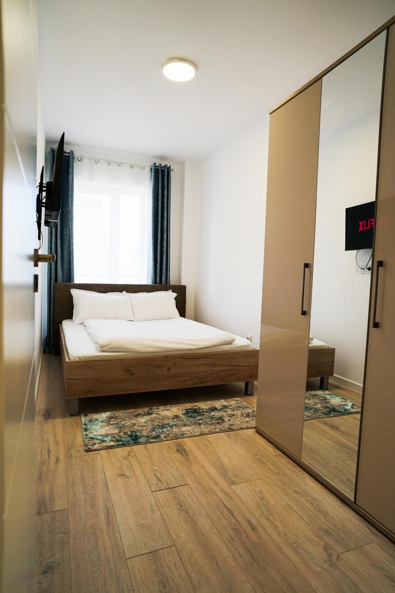 Mirandis Apartments - Comfort & Private Parking Near Coresi Mall Braşov Buitenkant foto
