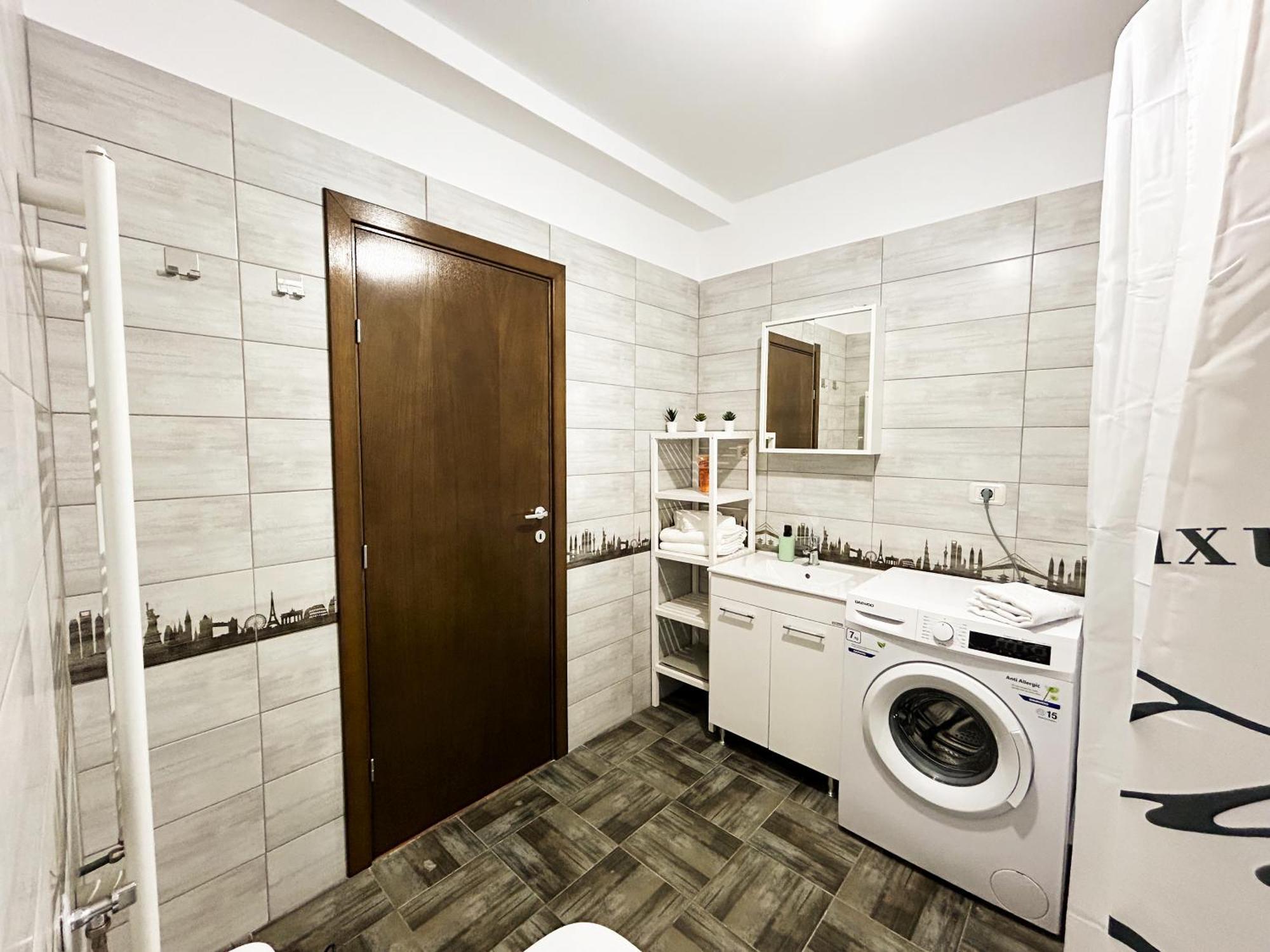 Mirandis Apartments - Comfort & Private Parking Near Coresi Mall Braşov Buitenkant foto